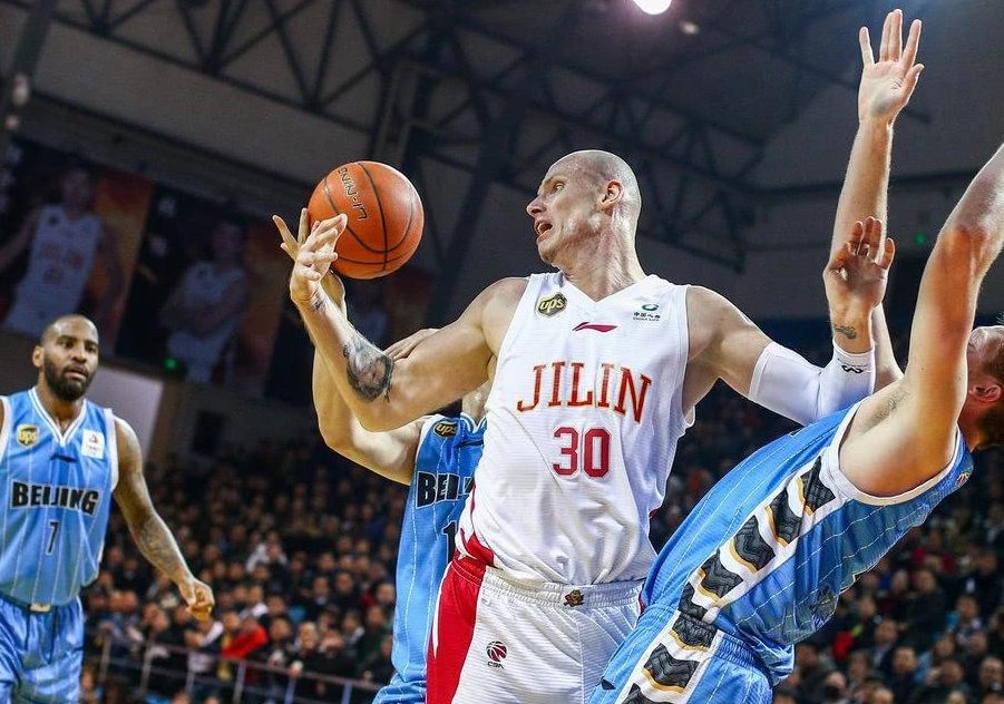 u8官网网页版包含转折点皇家马德里内部沟通；CBA季后赛转会期攻防权衡；压力陡增；训练强度明显提升的词条