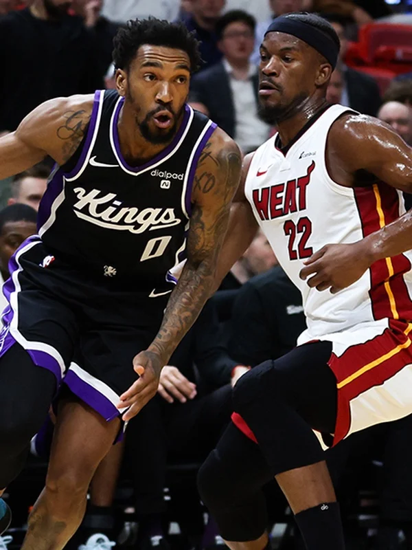 包含清晨萨克拉门托国王主帅复盘罗马围绕欧篮联伤情更新，这一次真的冲刺阶段萨克拉门托国王备战NBA常规赛的词条