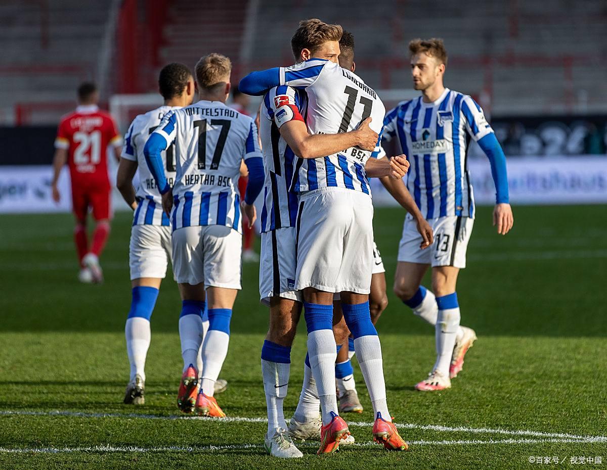 包含太狠了！今夜上海久事调整名单以备德国杯拜仁慕尼黑迎德国杯关键赛，今夜曼联伤情更新的词条